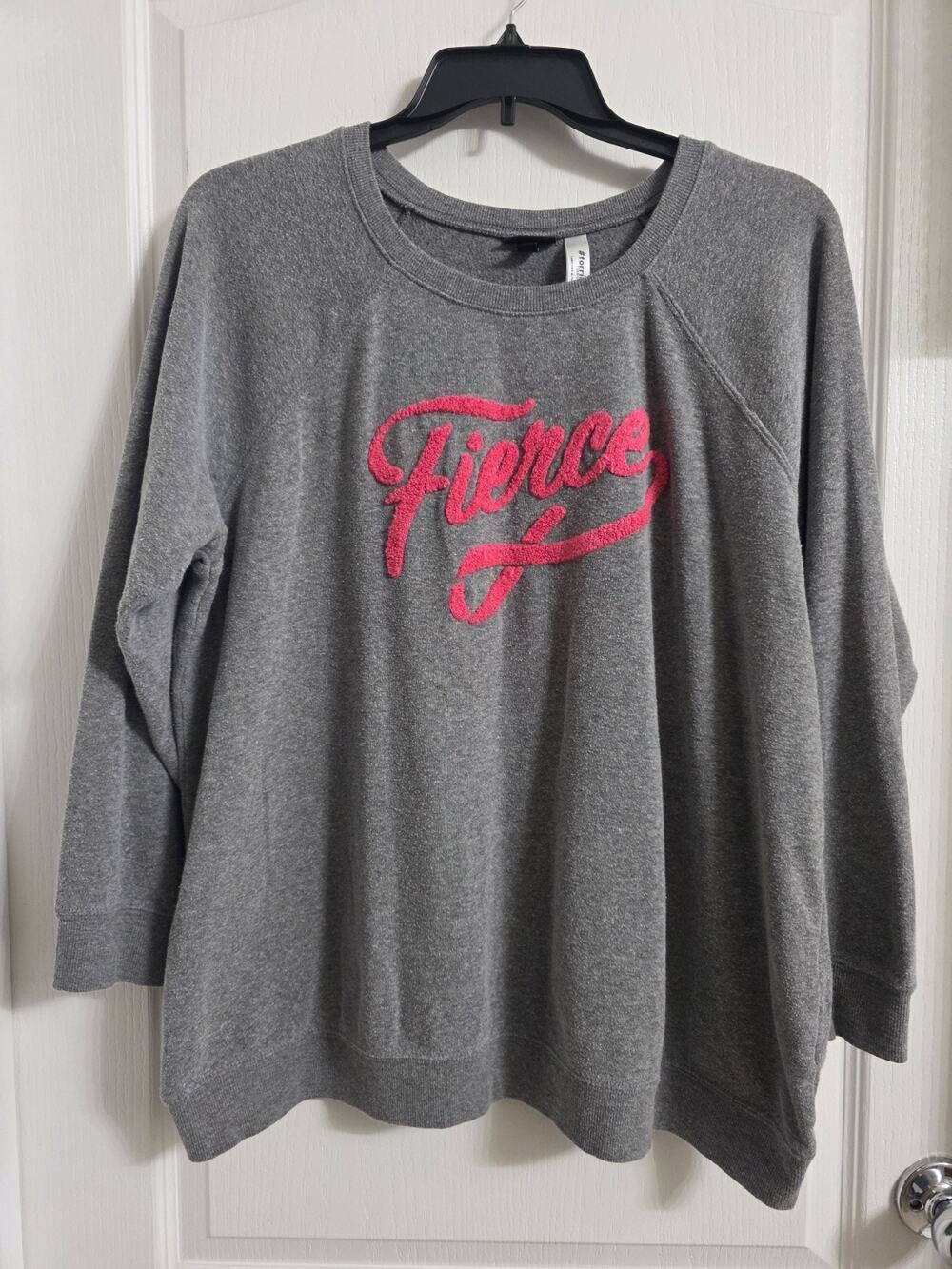 Torrid Fierce Gray Pink Ribbon Long Sleeve Fleece Sweatshirt Top Size 2. B8